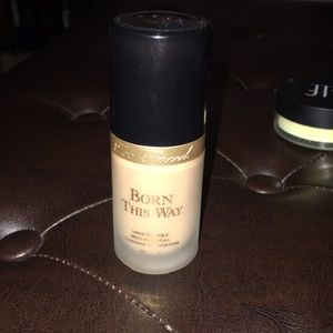 Too Faced Born this way foundation